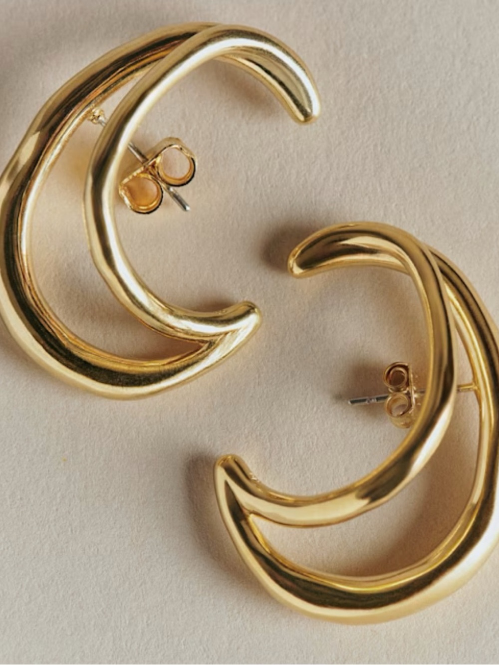 Sézane New Modern Sculpted Gold Crescent Hoop Earrings